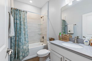 Bdrm 4 Ensuite Bathroom