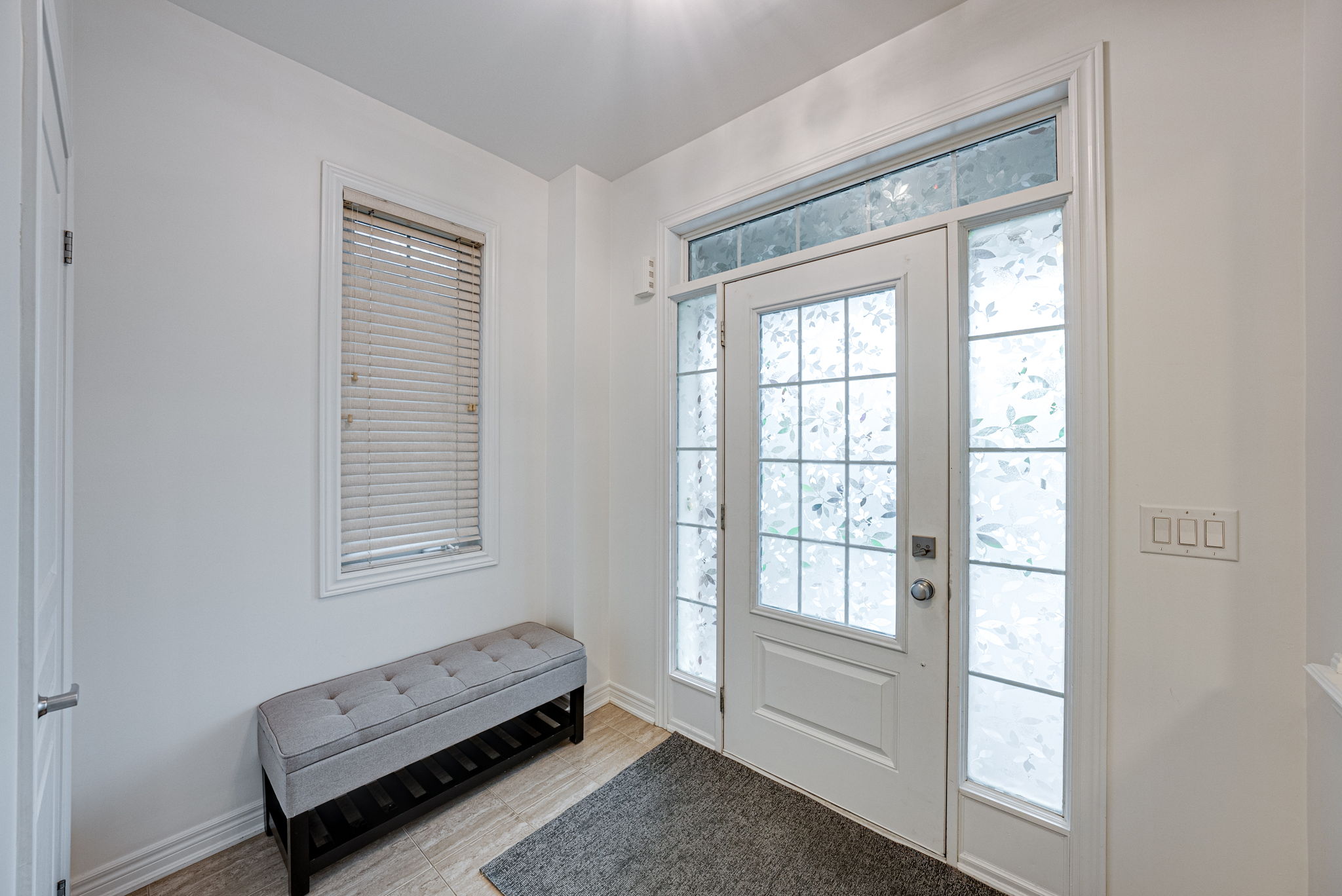 93 Windrow St Richmond Hill, ON L4E 4Y4