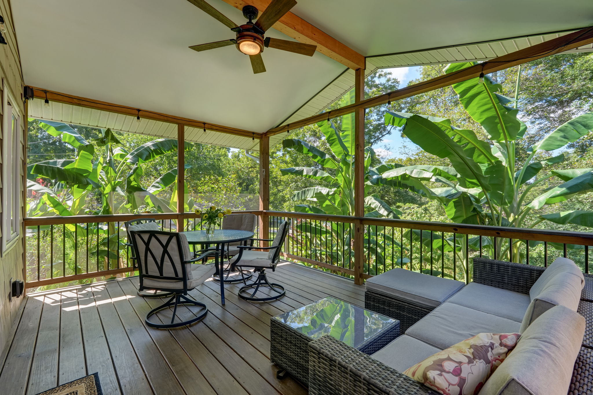 Screened-in Porch