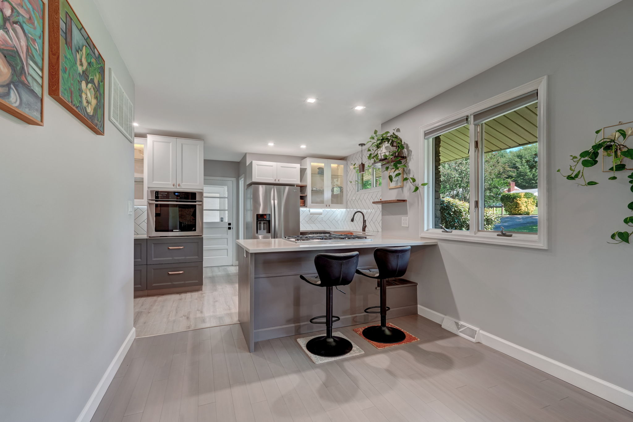 Kitchen/Breakfast Bar
