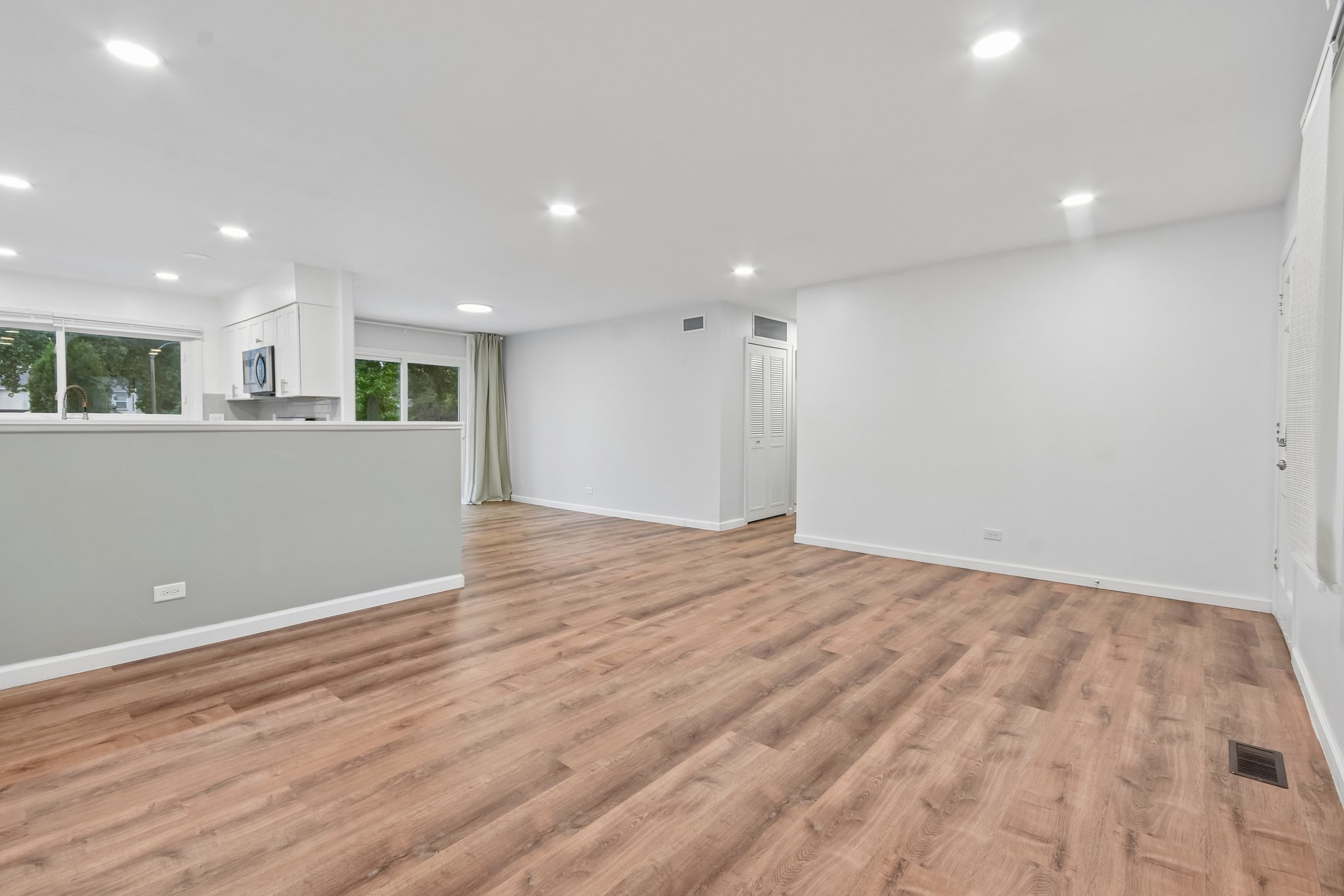 Dorncliff Ln-S1208-008.jpg