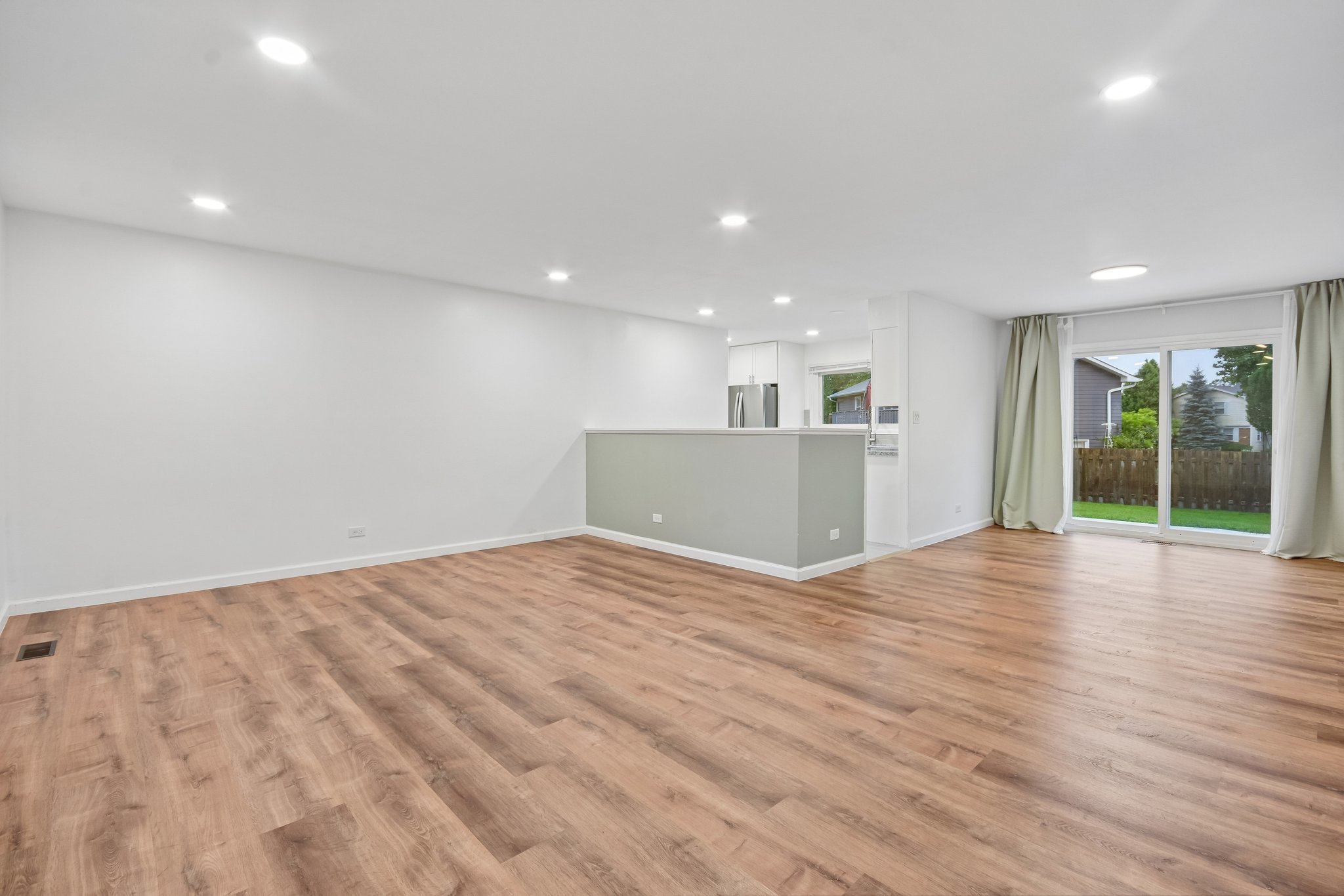 Dorncliff Ln-S1208-009.jpg