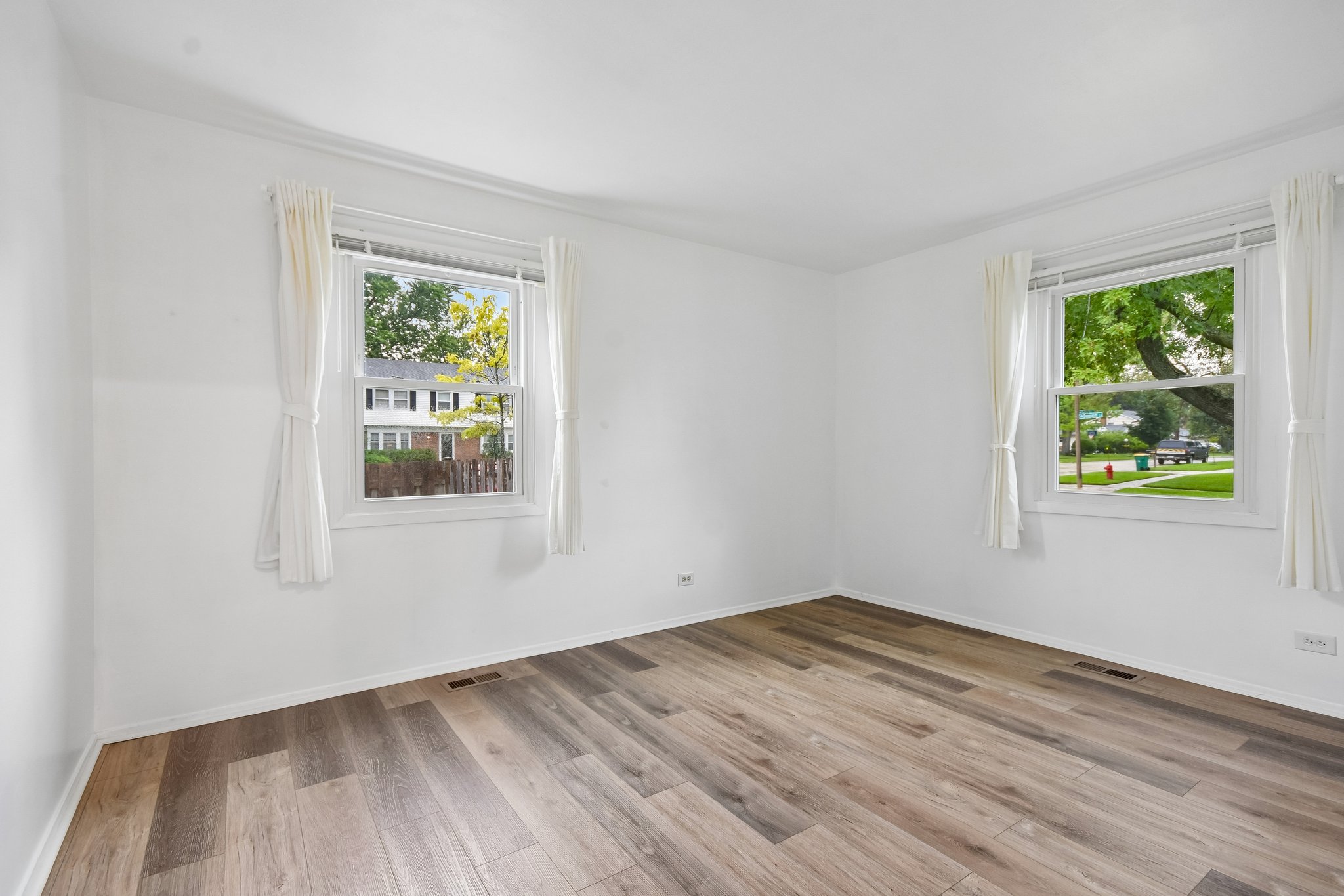 Dorncliff Ln-S1208-018.jpg