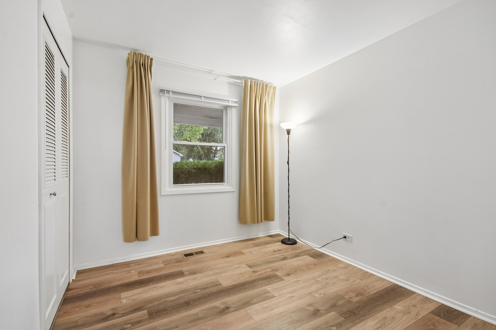 Dorncliff Ln-S1208-021.jpg