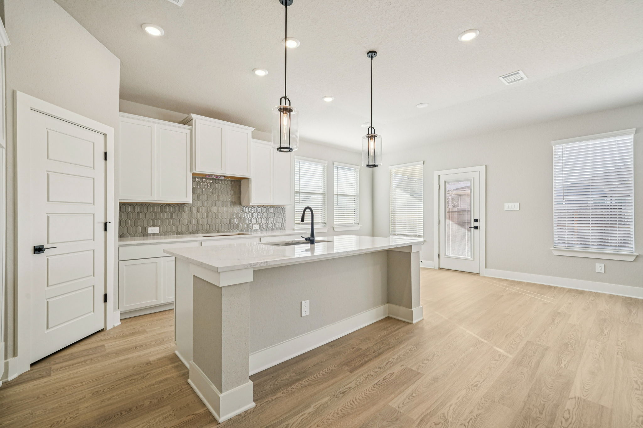 San Antonio - Estancia Ranch - 930 Earp Blvd San Antonio TX 78260 - 008