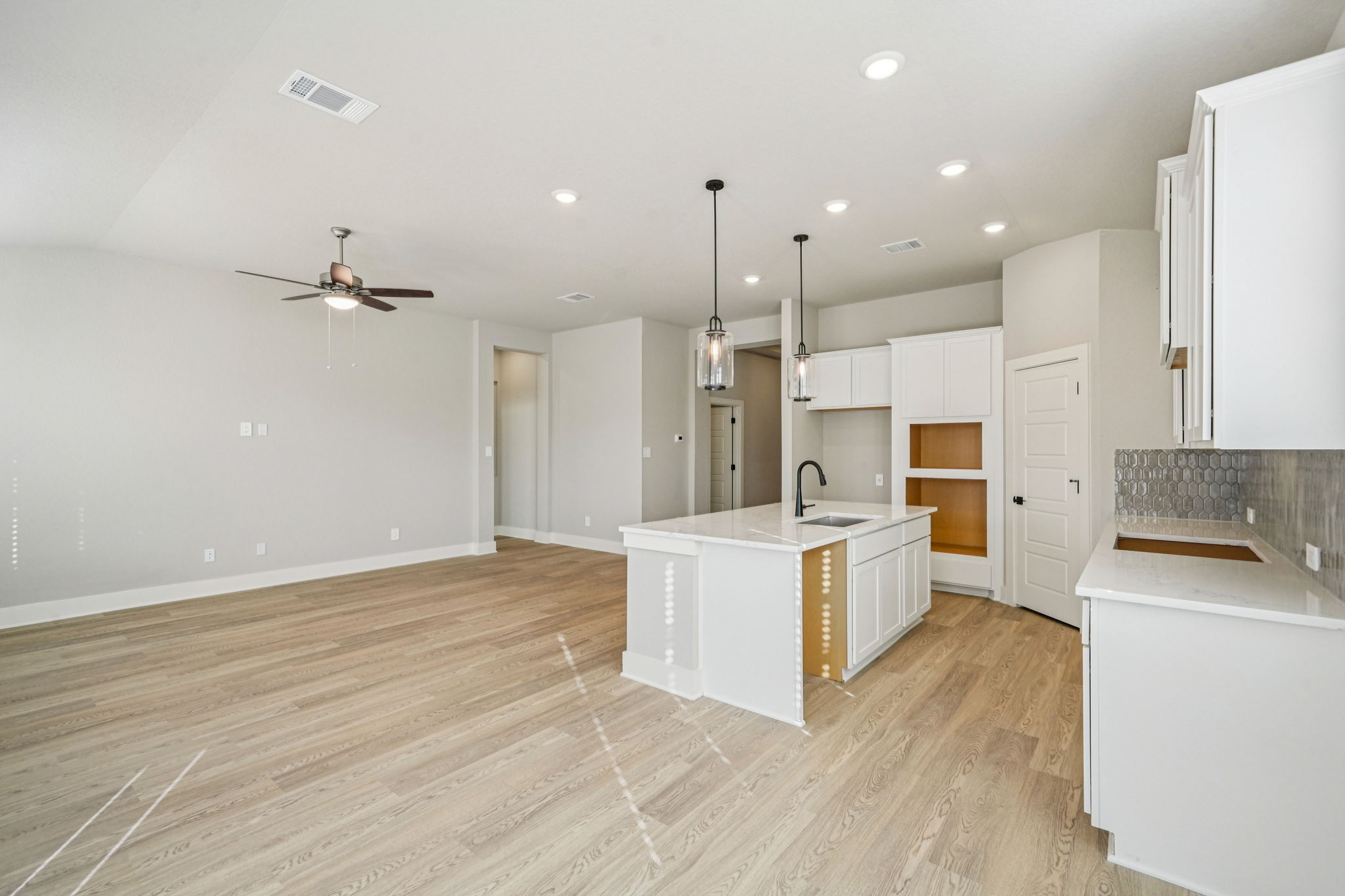 San Antonio - Estancia Ranch - 930 Earp Blvd San Antonio TX 78260 - 010