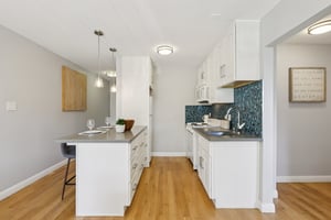 - 930 Elizabeth St 1-S0809-013.jpg