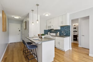 - 930 Elizabeth St 1-S0809-014.jpg