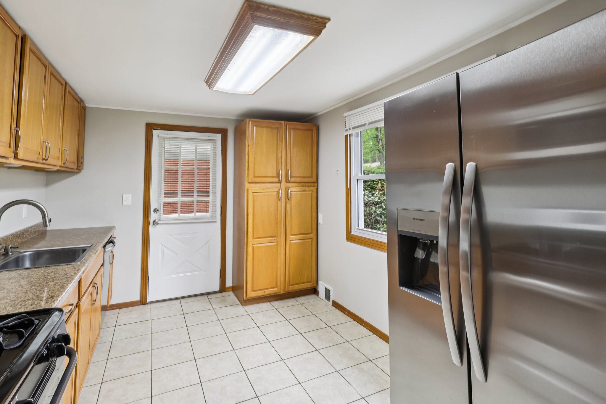 Garden City Dr-S1604-013.jpg