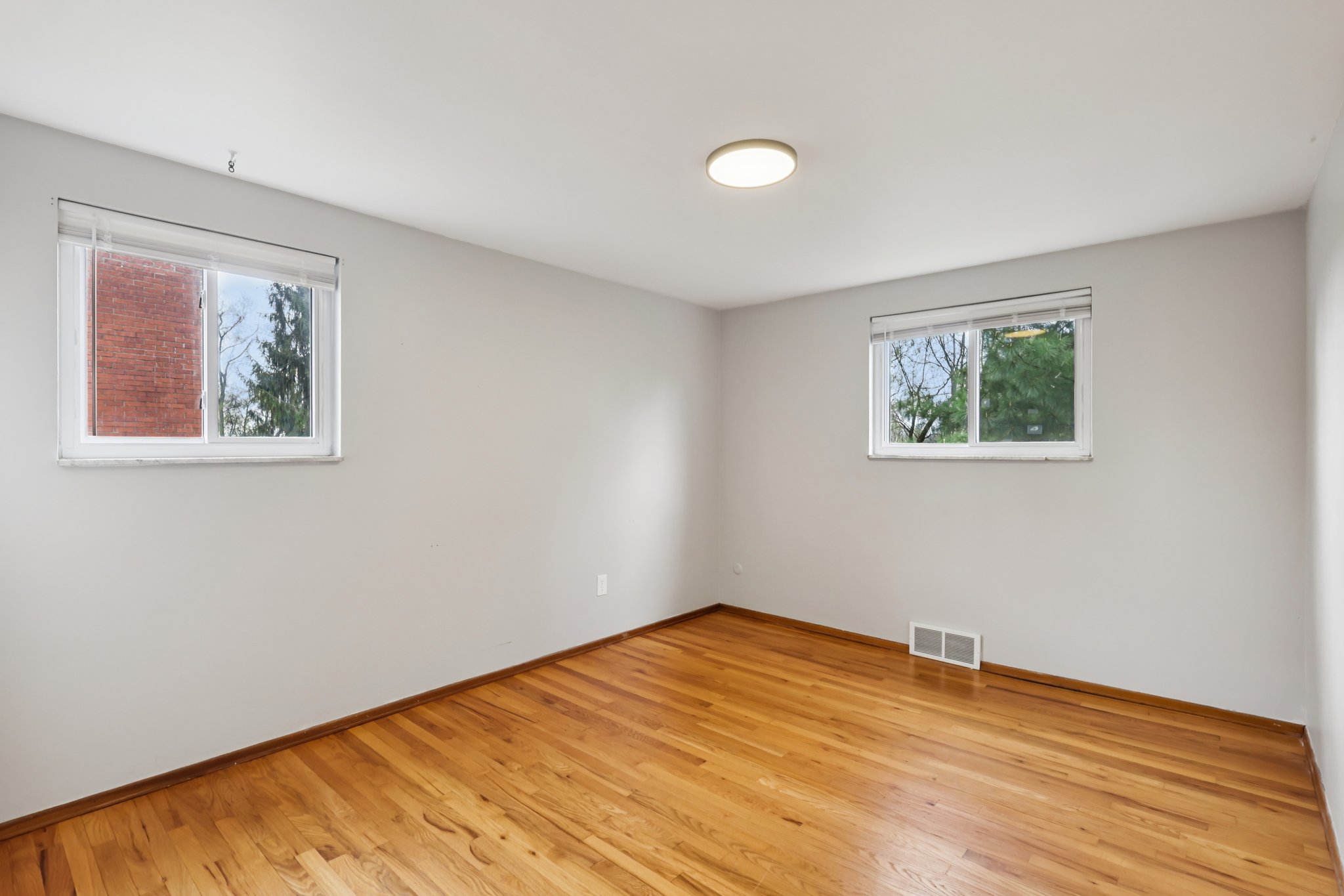 Garden City Dr-S1604-015.jpg