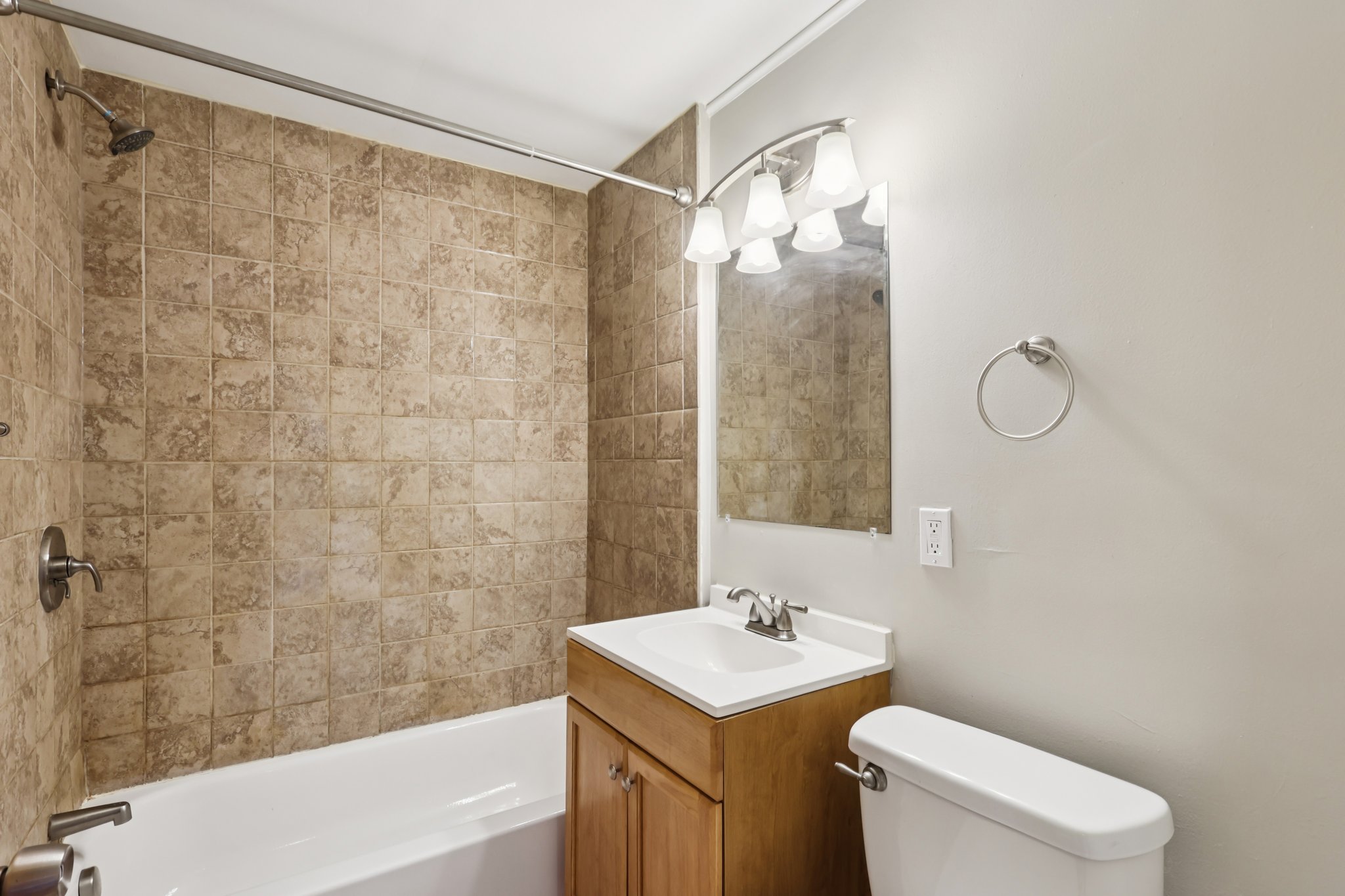 Garden City Dr-S1604-020.jpg