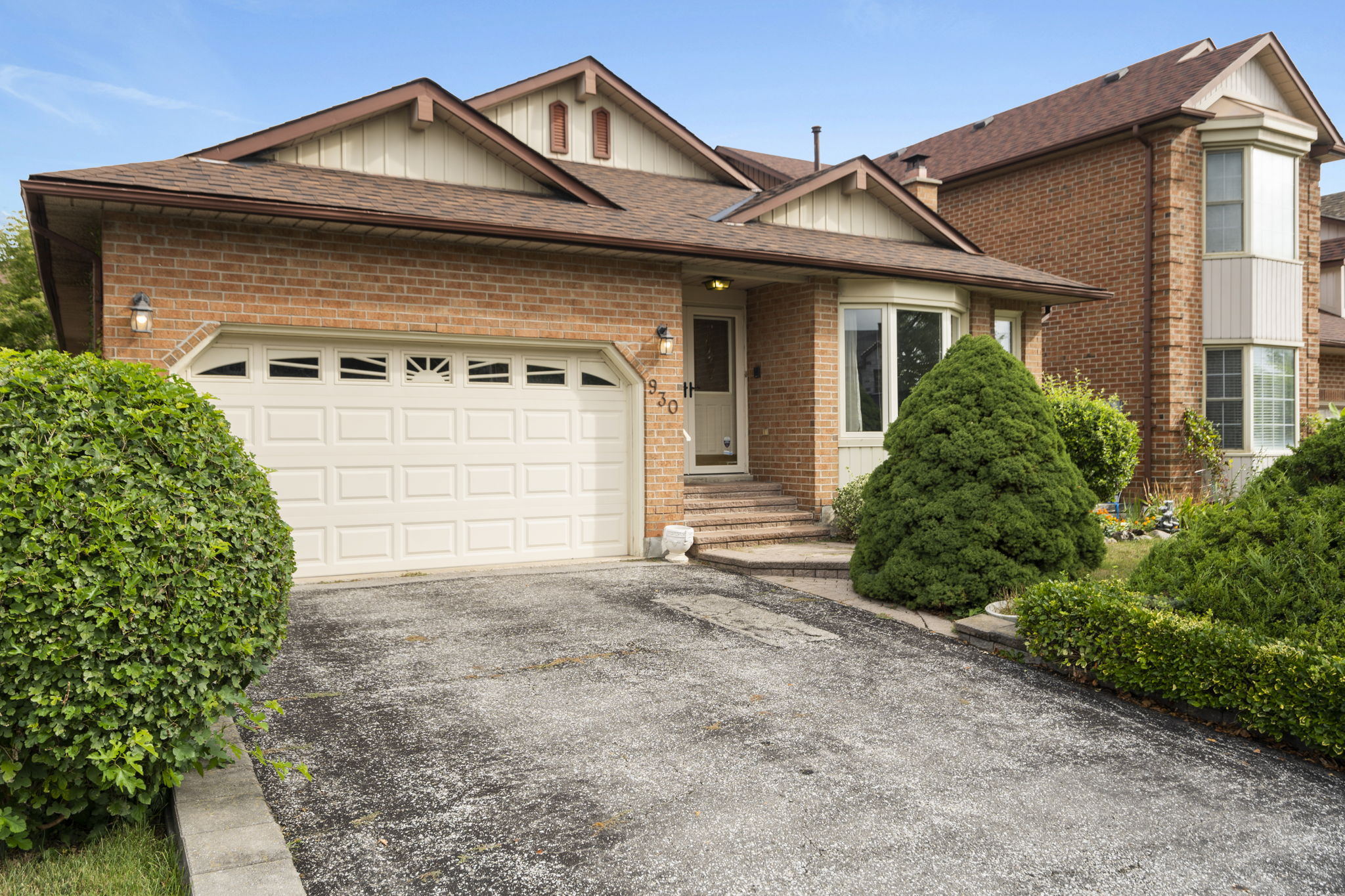 930 Glenanna Rd Pickering, ON L1V 5E6