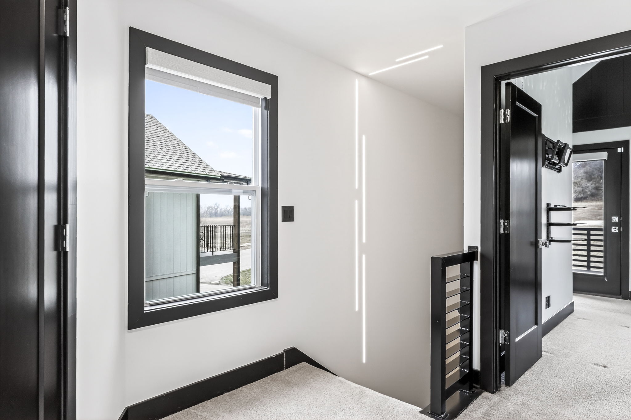 930 S Harmony Ave -033