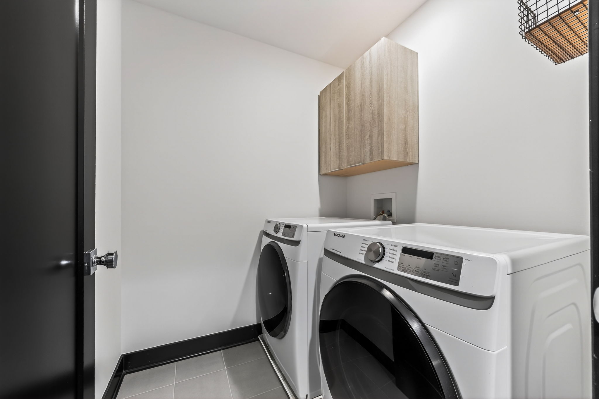 930 S Harmony Ave -046