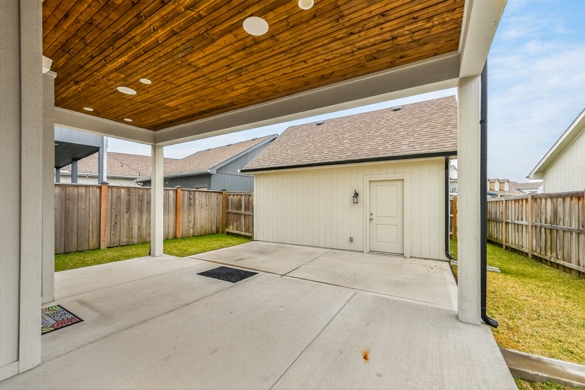 930 S Harmony Ave -058