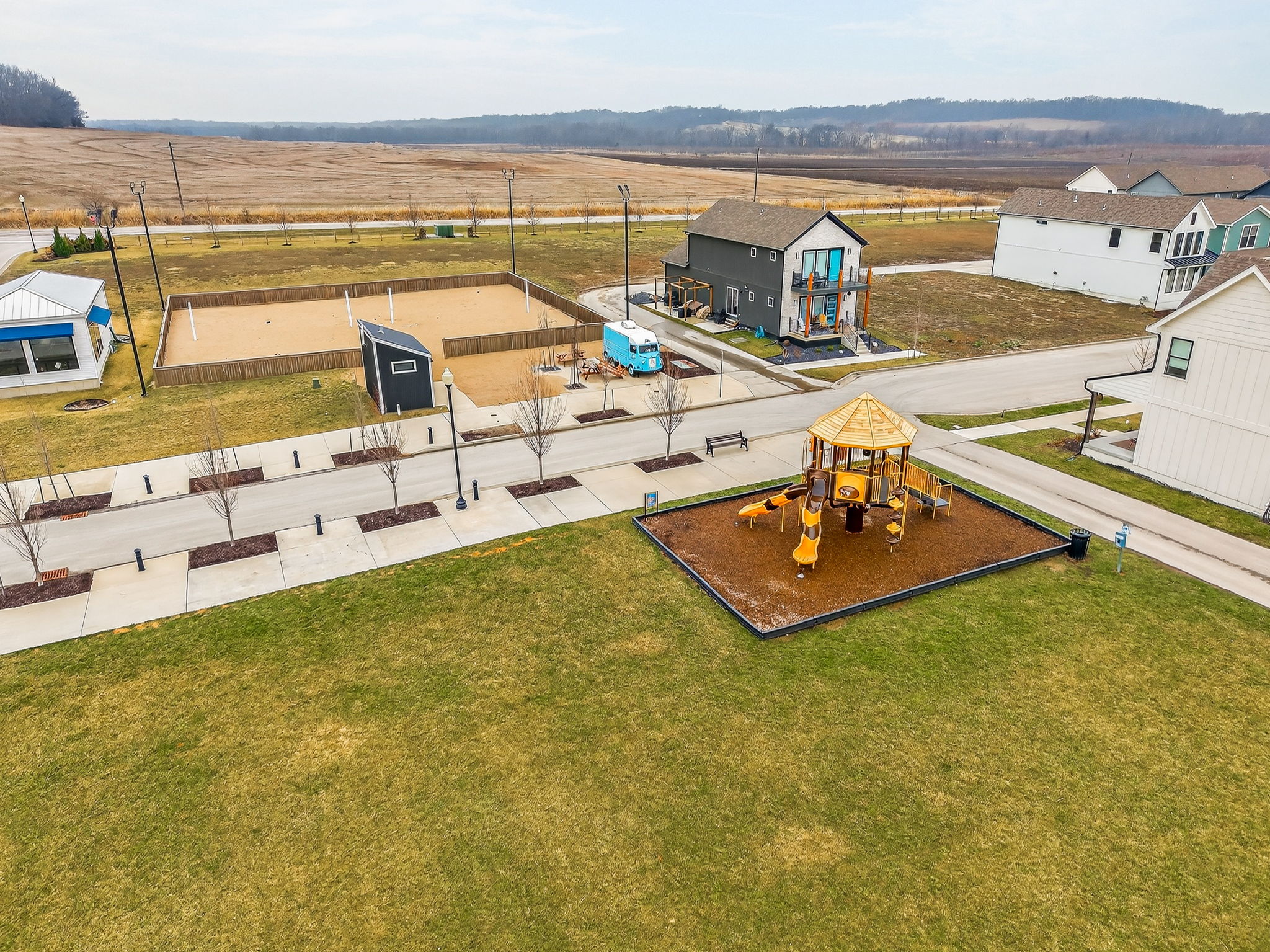 930 S Harmony Ave -065