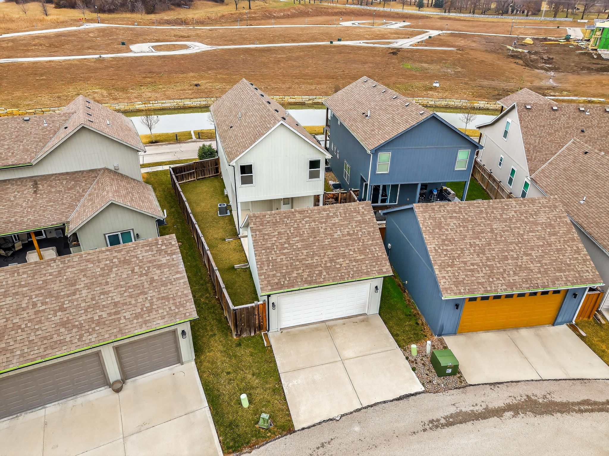 930 S Harmony Ave -007