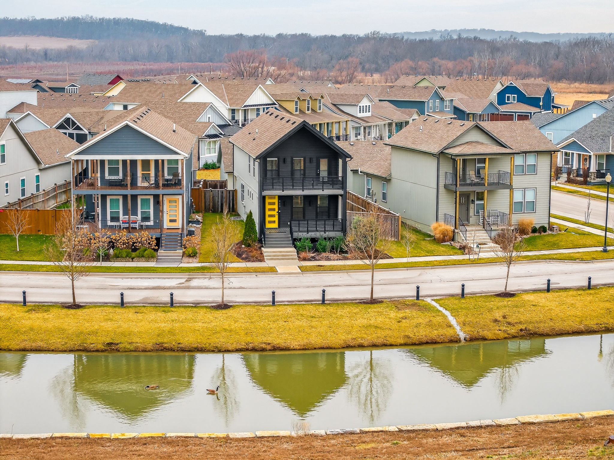 930 S Harmony Ave -010