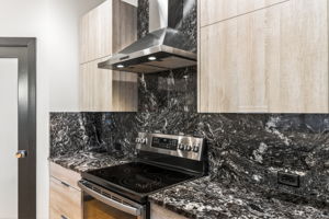 930 S Harmony Ave -029