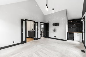 930 S Harmony Ave -035