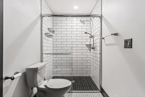 930 S Harmony Ave -039