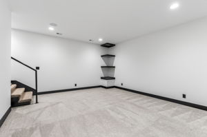 930 S Harmony Ave -050