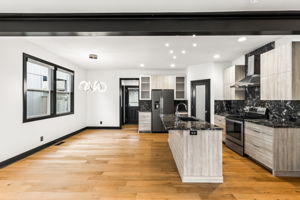 930 S Harmony Ave -023