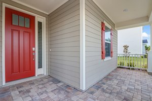 Front Porch/Entrance
