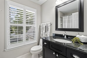 Hall Bath with Tub/Shower Combo