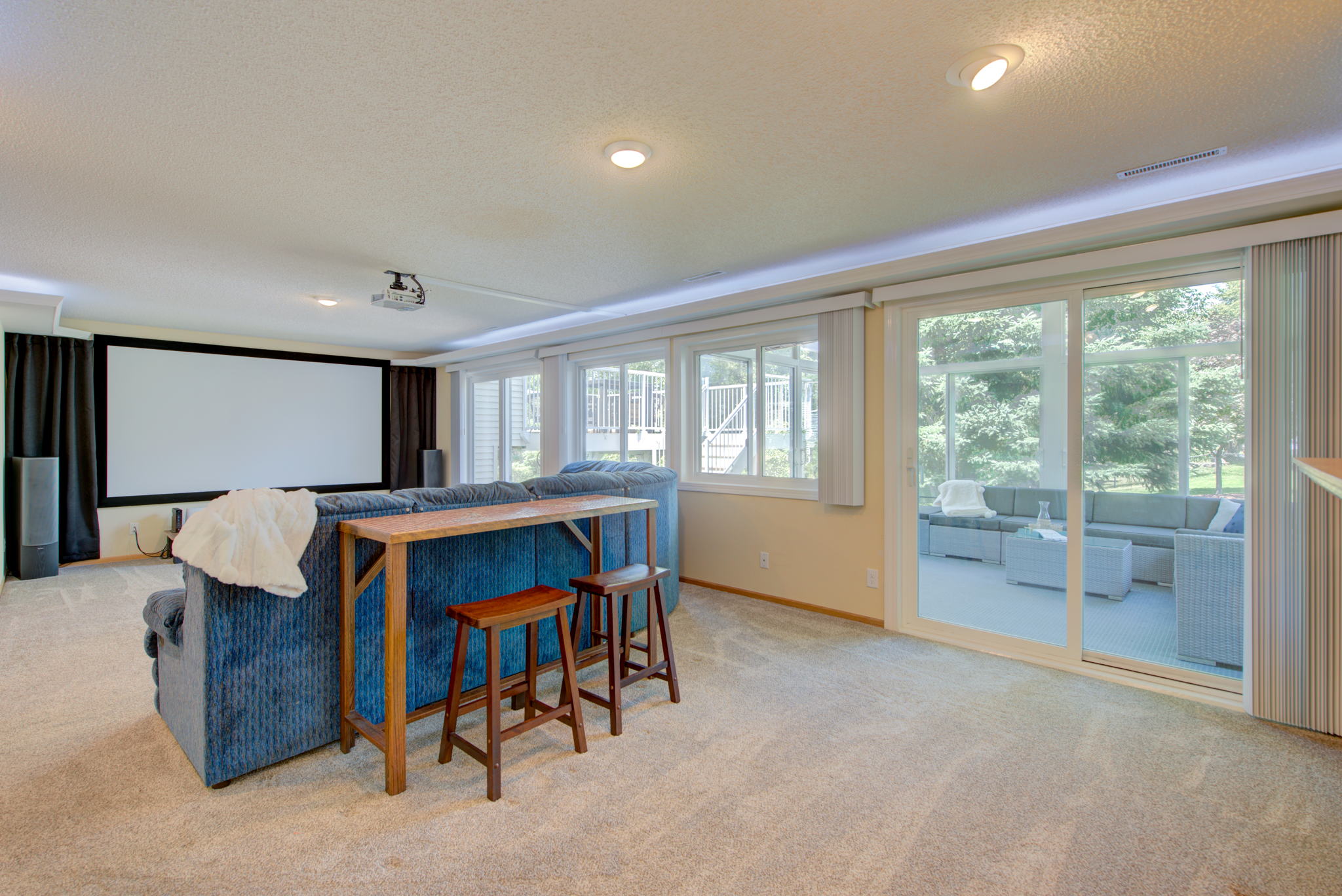 28 Rec room