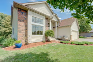 02 Front Exterior