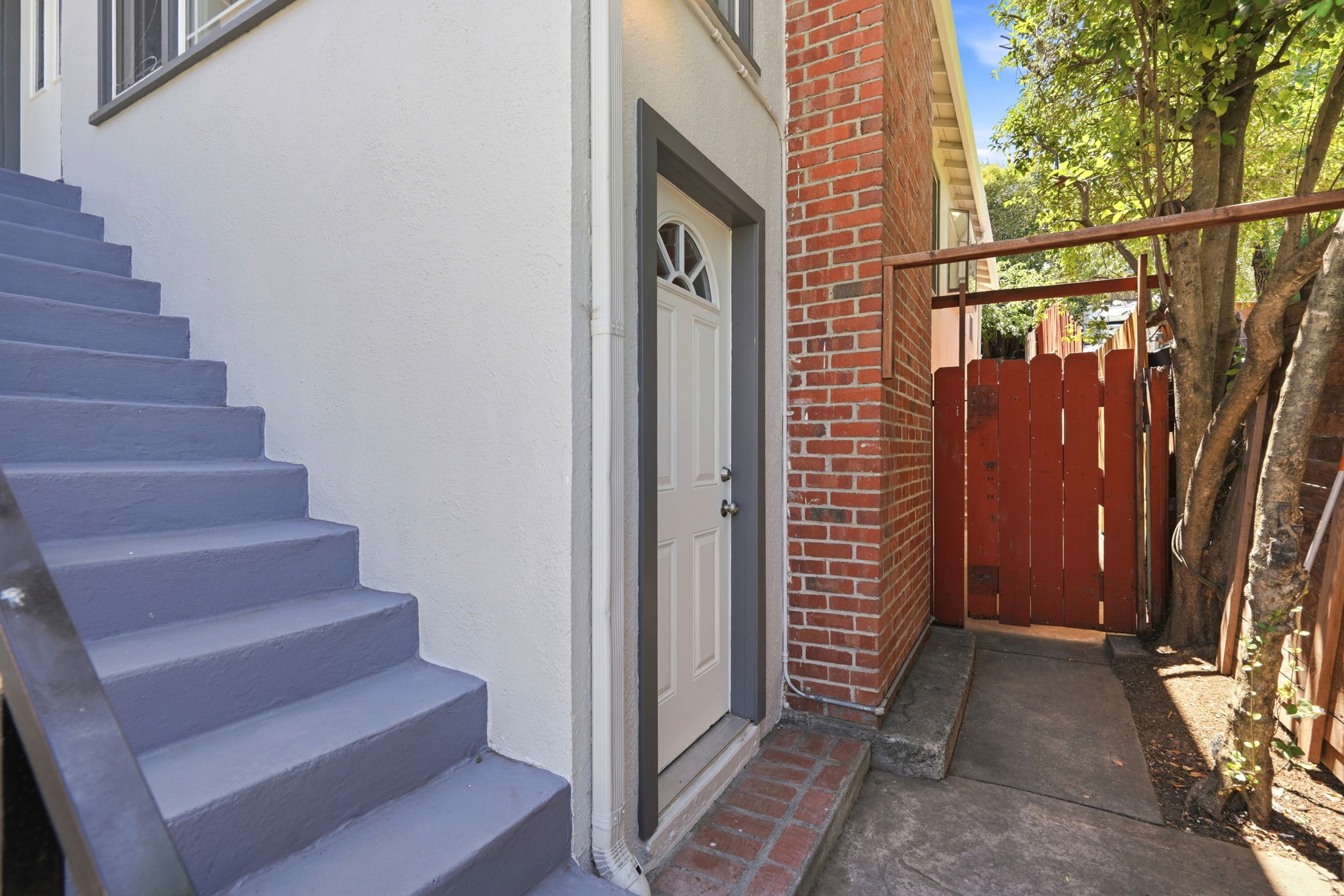 003_F8_931 Hargus Ave