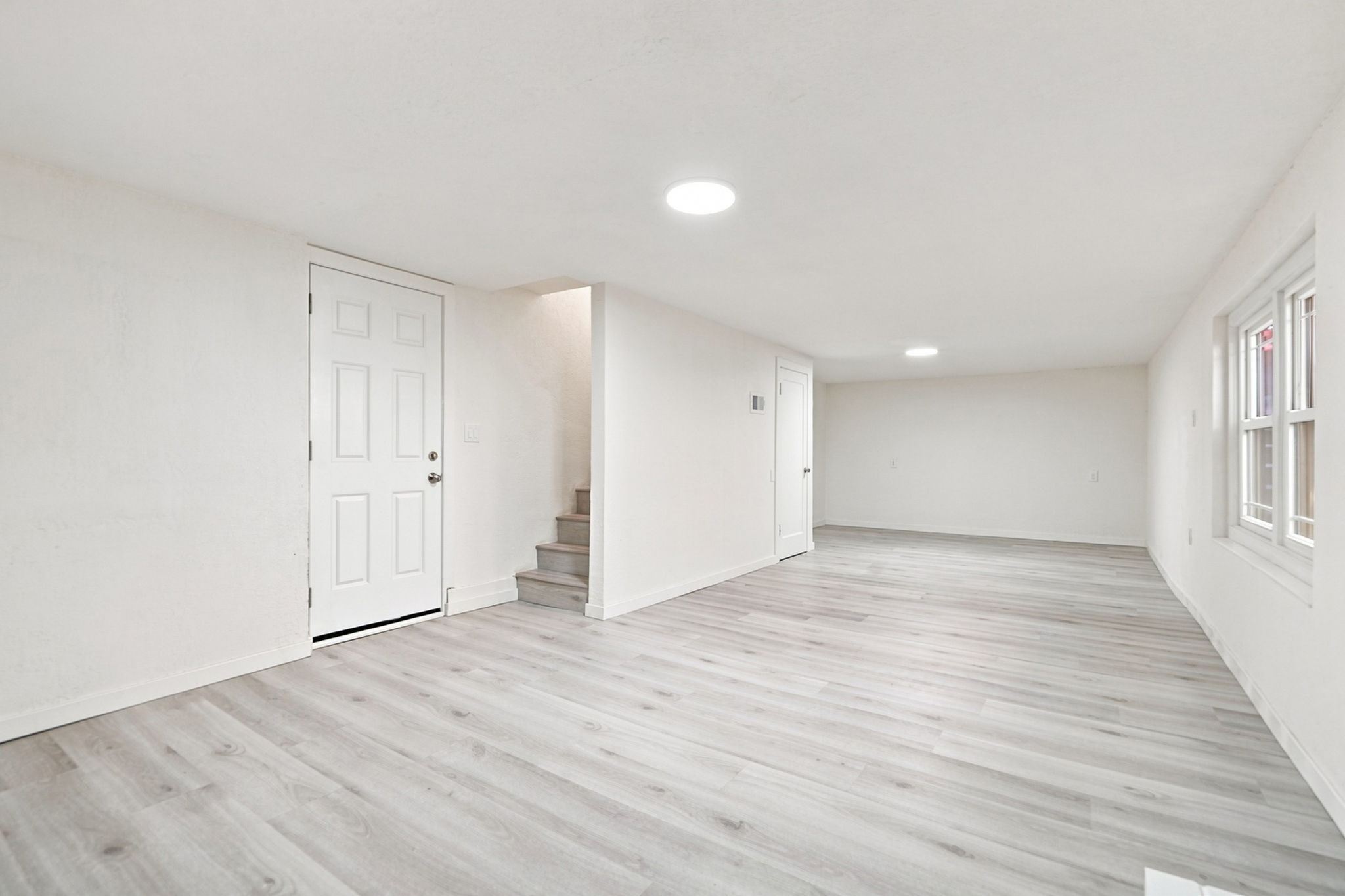 011_F8_931 Hargus Ave