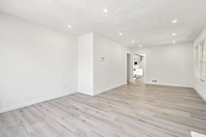 005_F8_931 Hargus Ave
