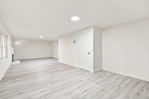 012_F8_931 Hargus Ave