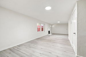 013_F8_931 Hargus Ave