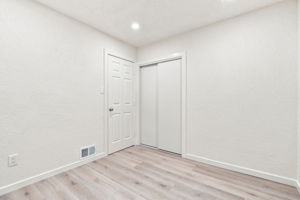 022_F8_931 Hargus Ave