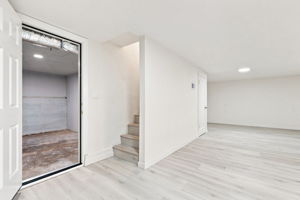 033_F8_931 Hargus Ave