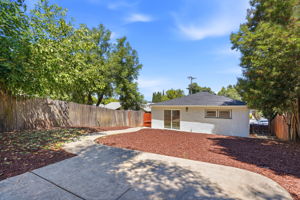 040_F8_931 Hargus Ave