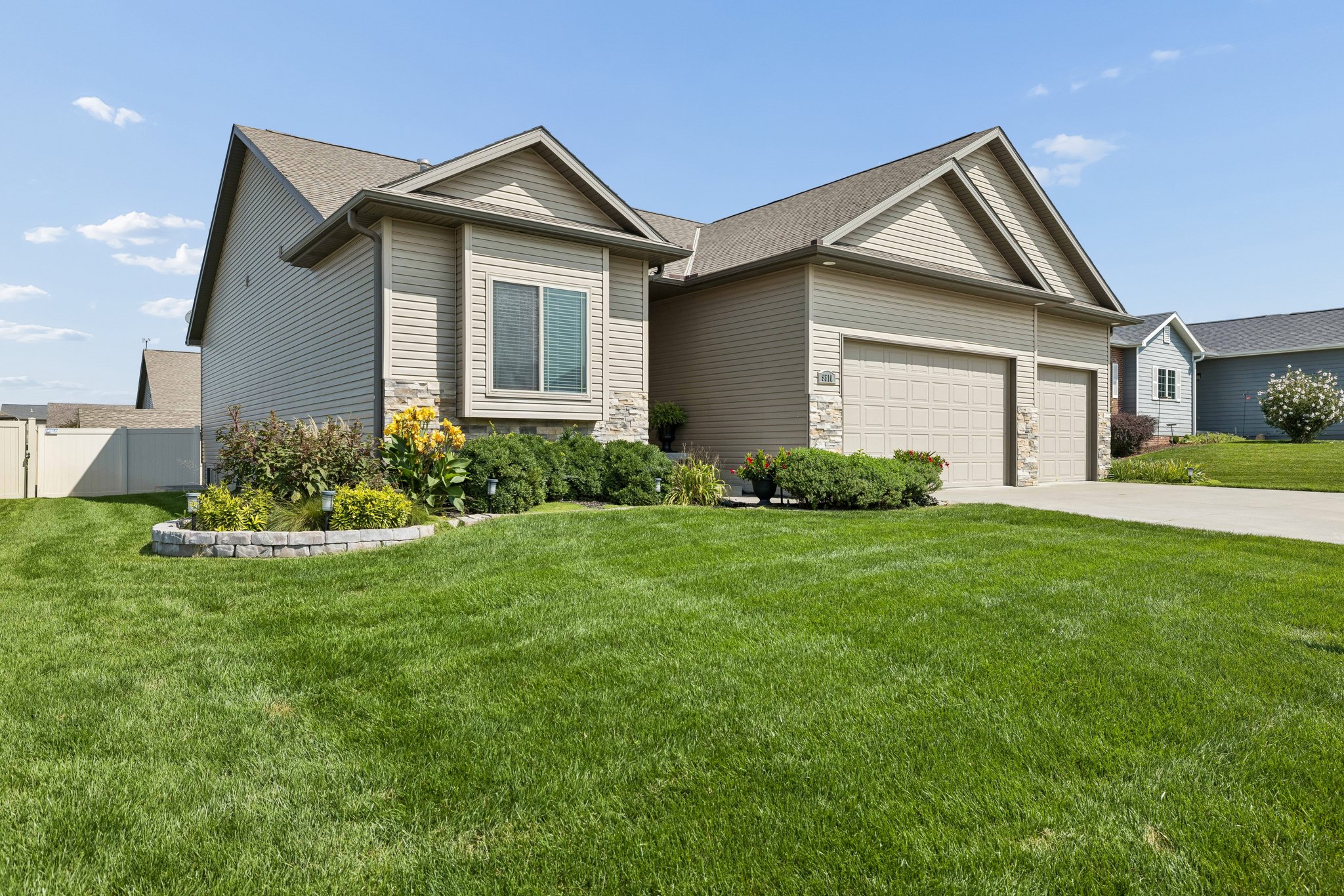 9277-9853 - 9310 Colby St_003.jpg