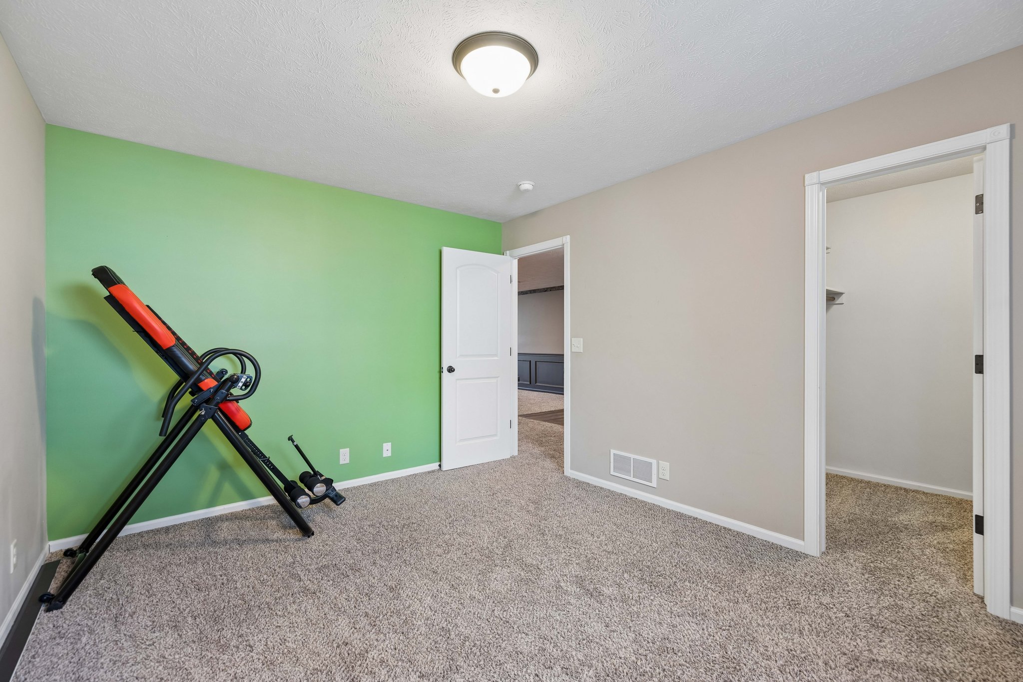 9277-9853 - 9310 Colby St_022.jpg