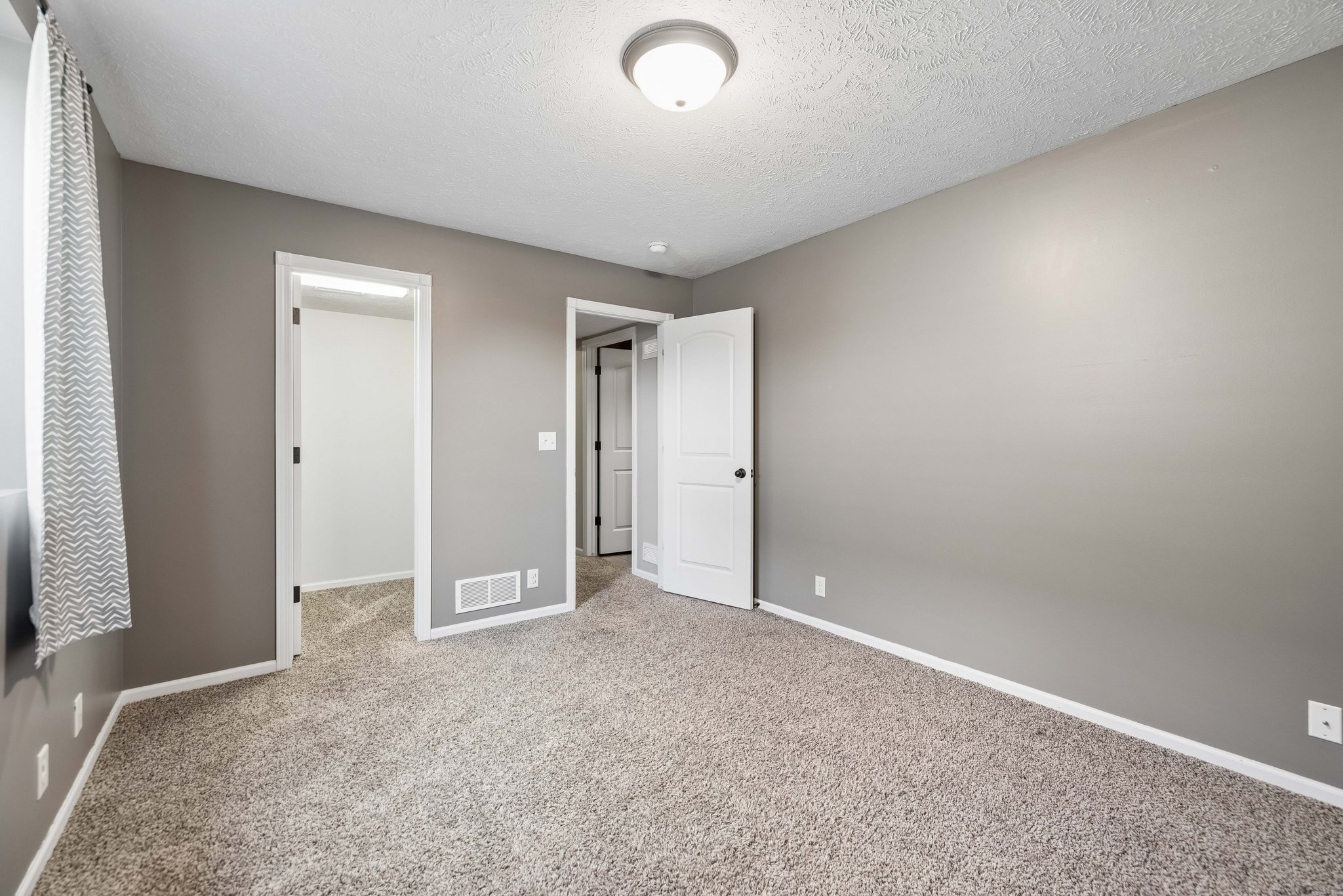 9277-9853 - 9310 Colby St_023.jpg