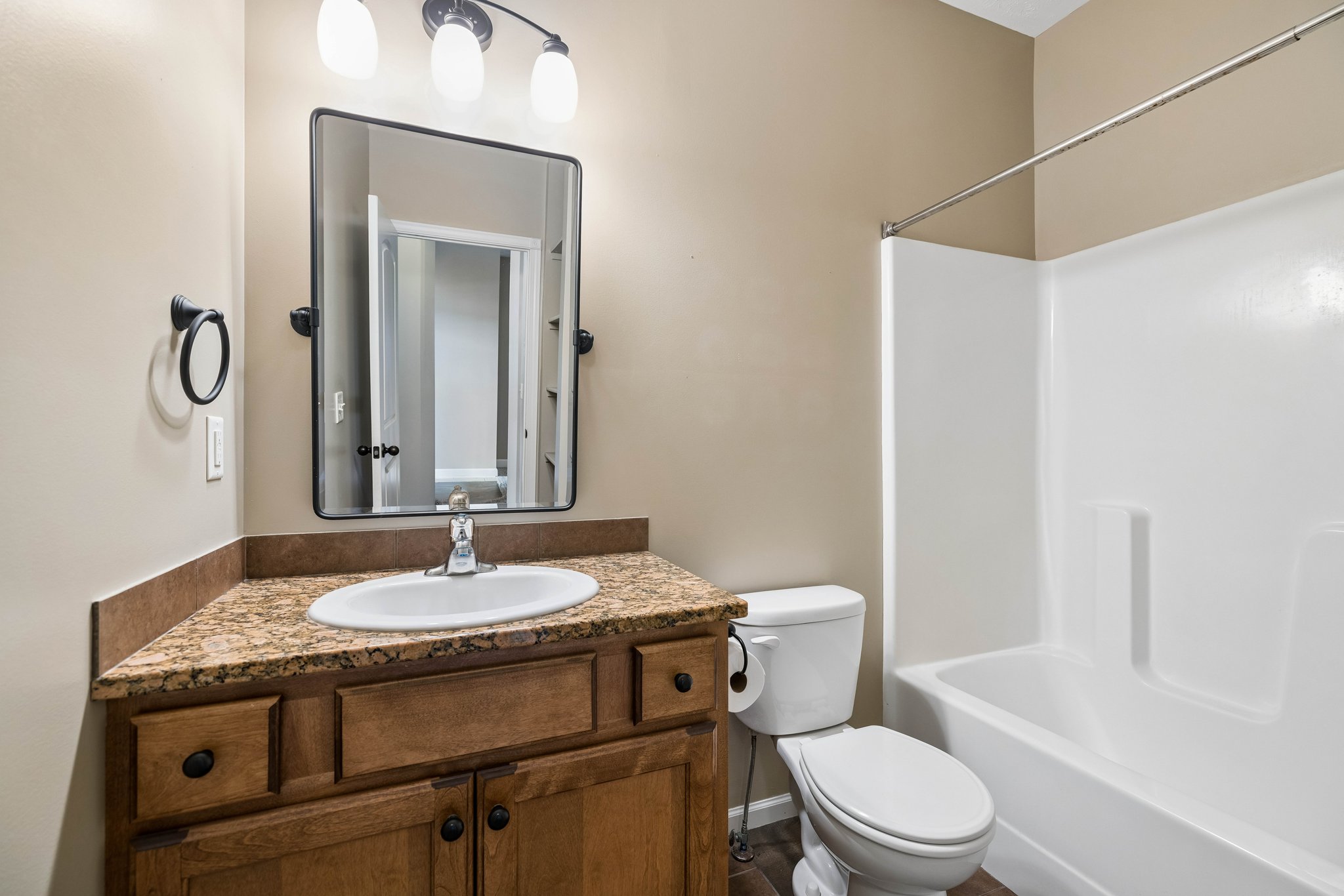 9277-9853 - 9310 Colby St_025.jpg