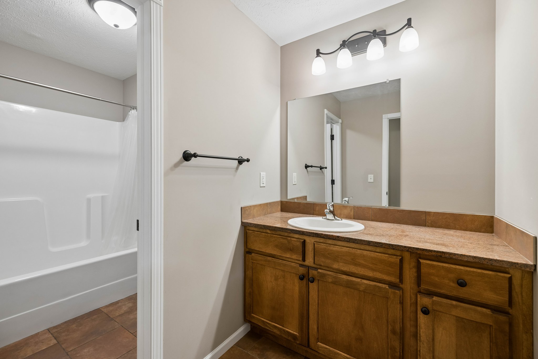 9277-9853 - 9310 Colby St_026.jpg