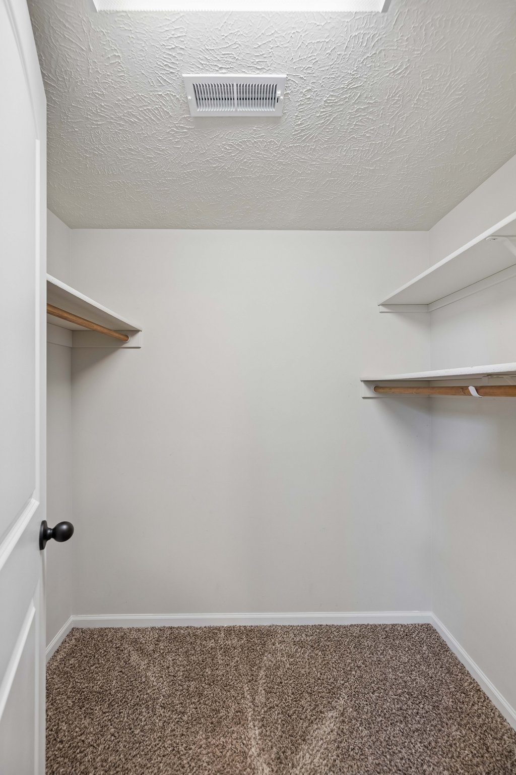 9277-9853 - 9310 Colby St_030.jpg