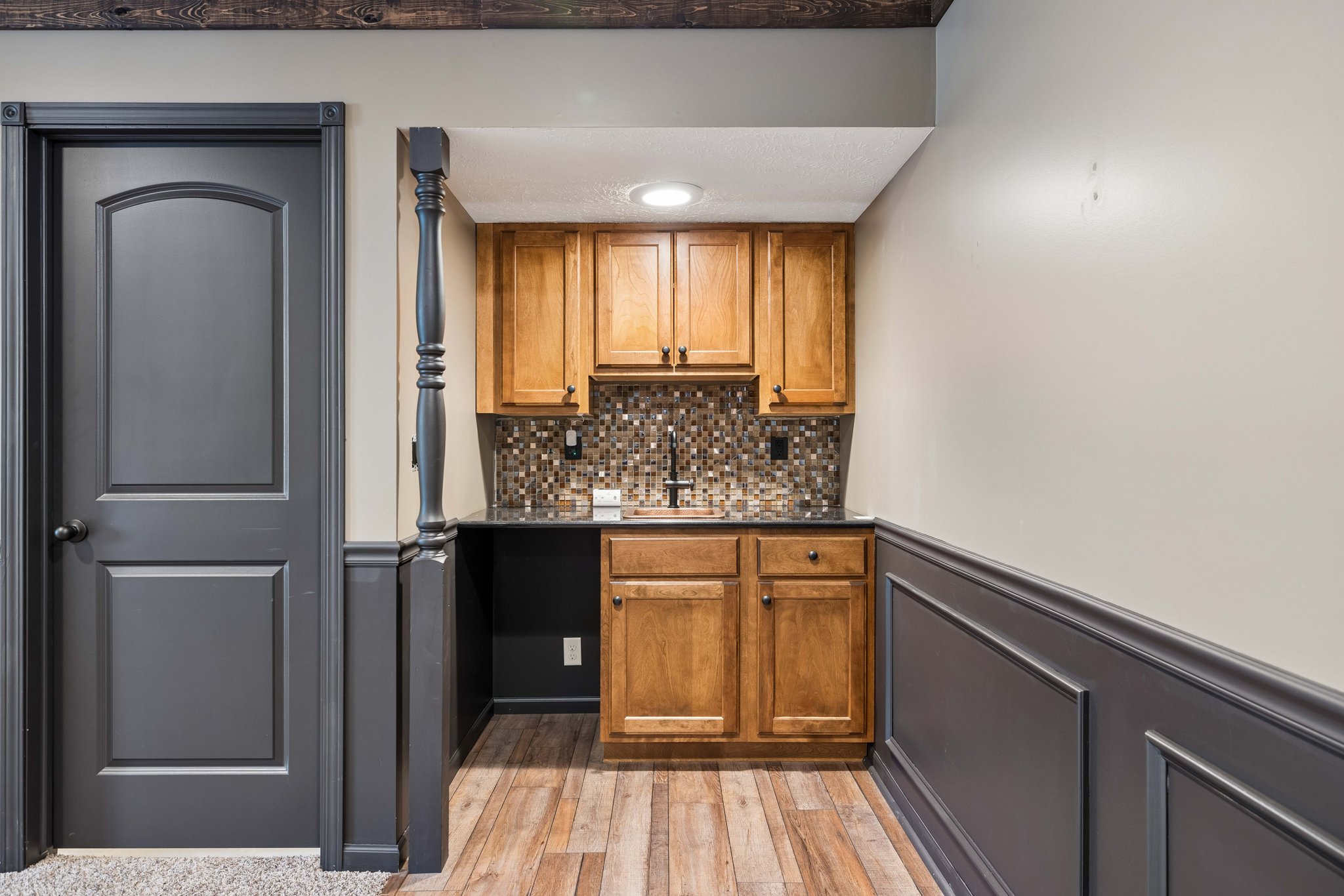 9277-9853 - 9310 Colby St_034.jpg