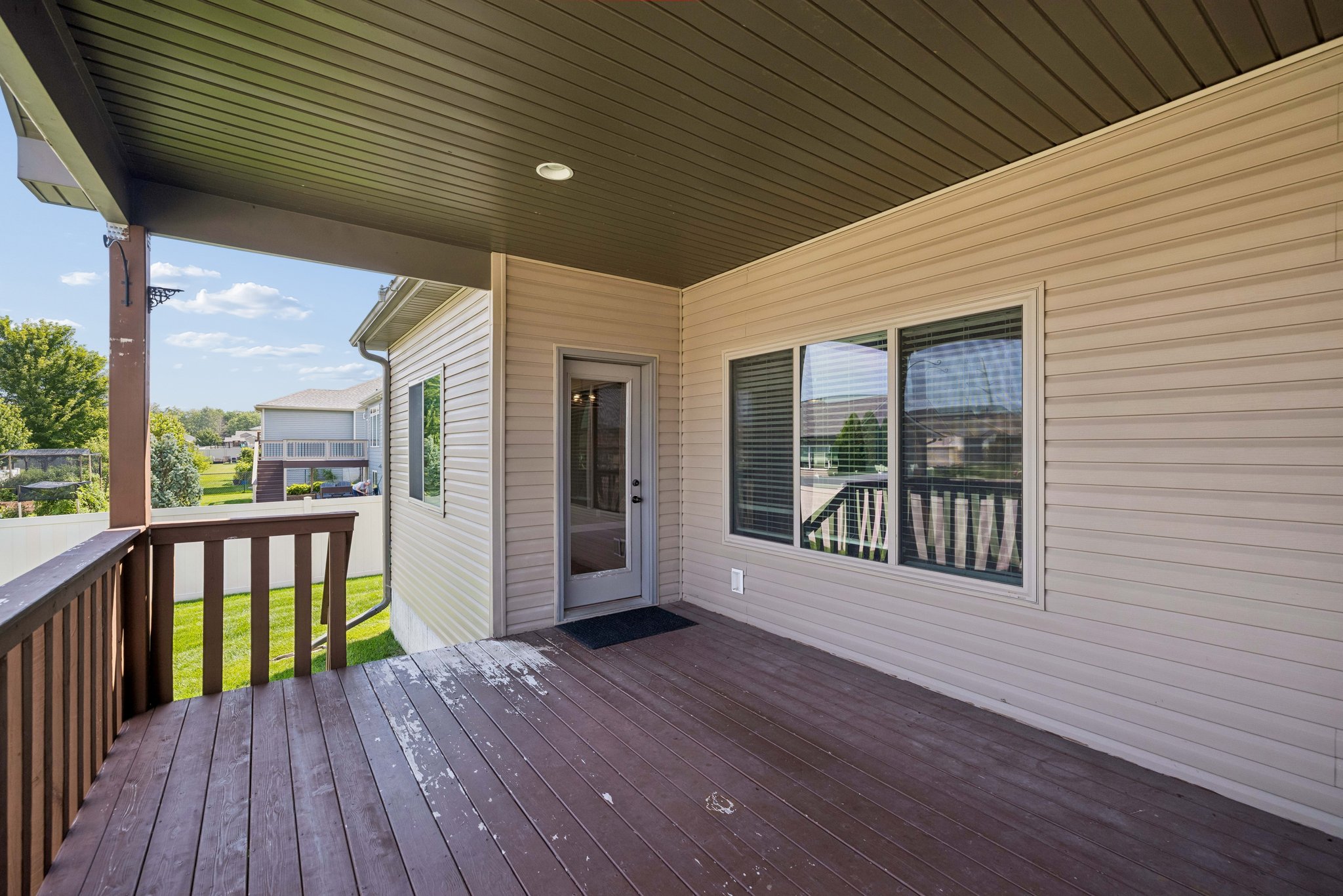 9277-9853 - 9310 Colby St_037.jpg