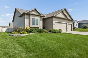 9277-9853 - 9310 Colby St_003.jpg