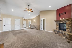 9277-9853 - 9310 Colby St_006.jpg