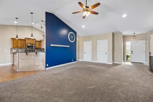 9277-9853 - 9310 Colby St_007.jpg